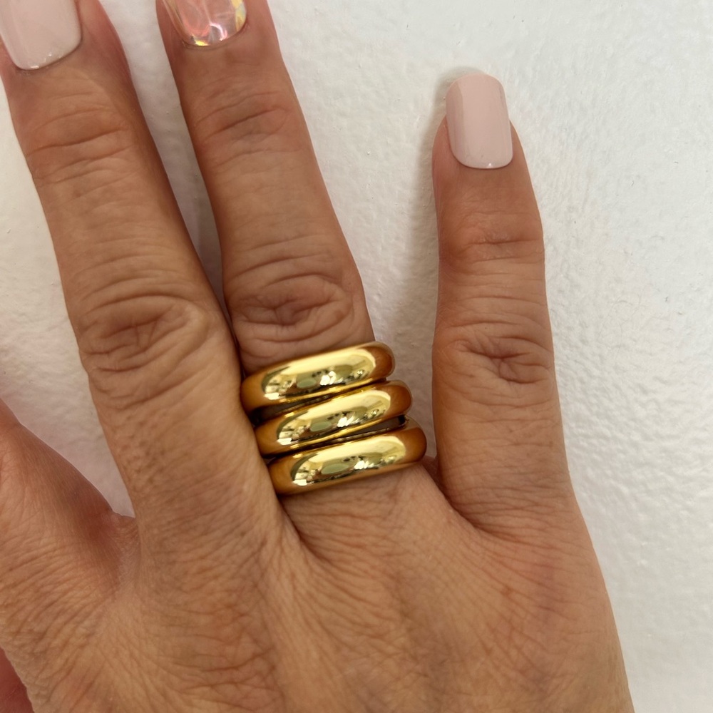 Elegant Gold Ring Set